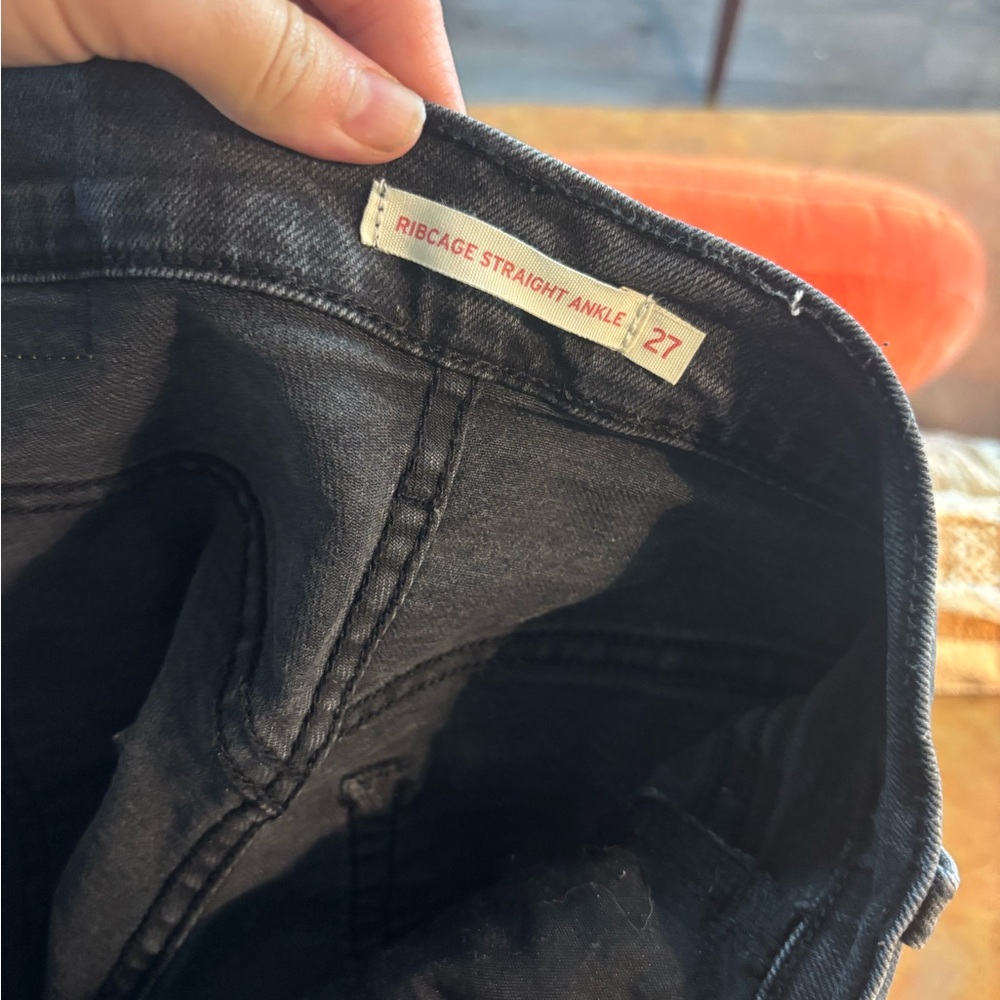 Levi’s - Picture 4 of 5